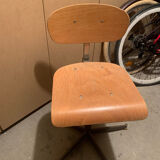 Adjustable workshop chair