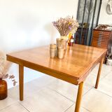 Extendable dining table in NATHAN teak