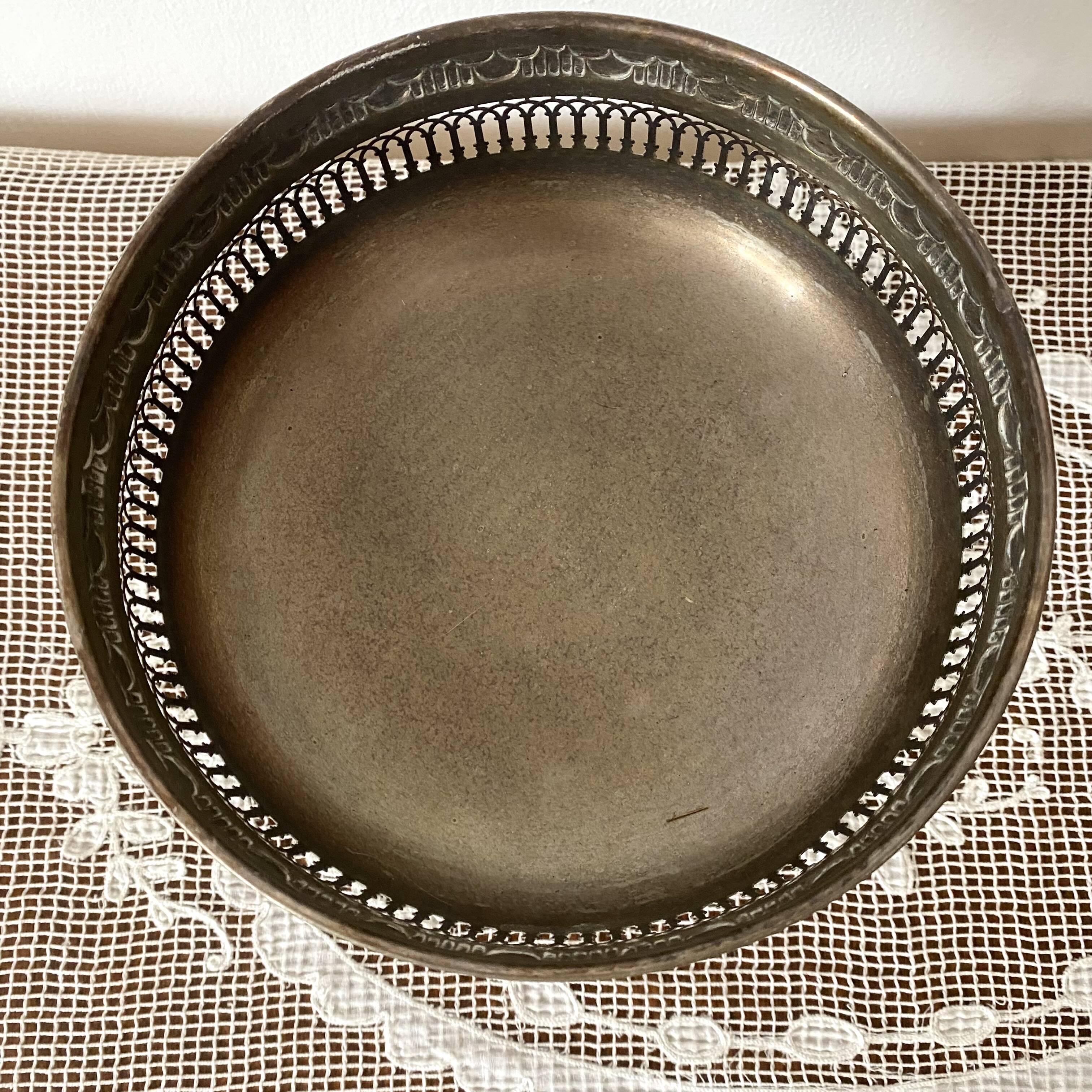 Silver-plated metal footed bowl