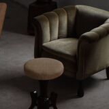 Adjustable Victorian-style piano stool with a jute fabric seat, early 20th century.