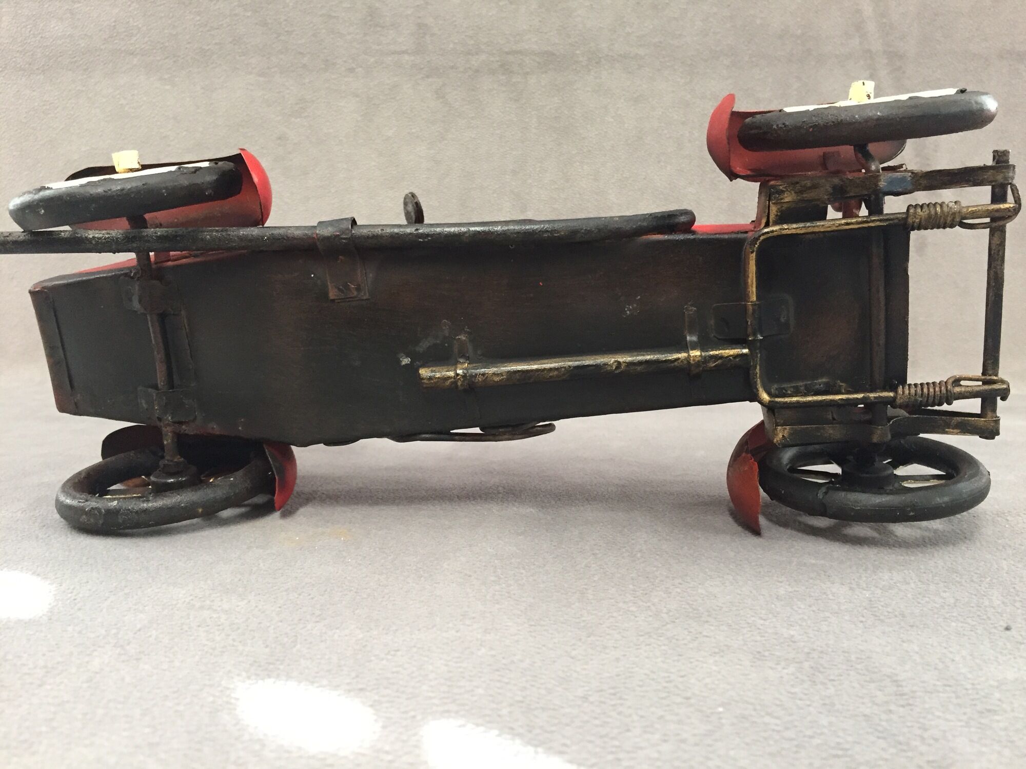 Model reproduction car bugatti 1920 metal tin collection
