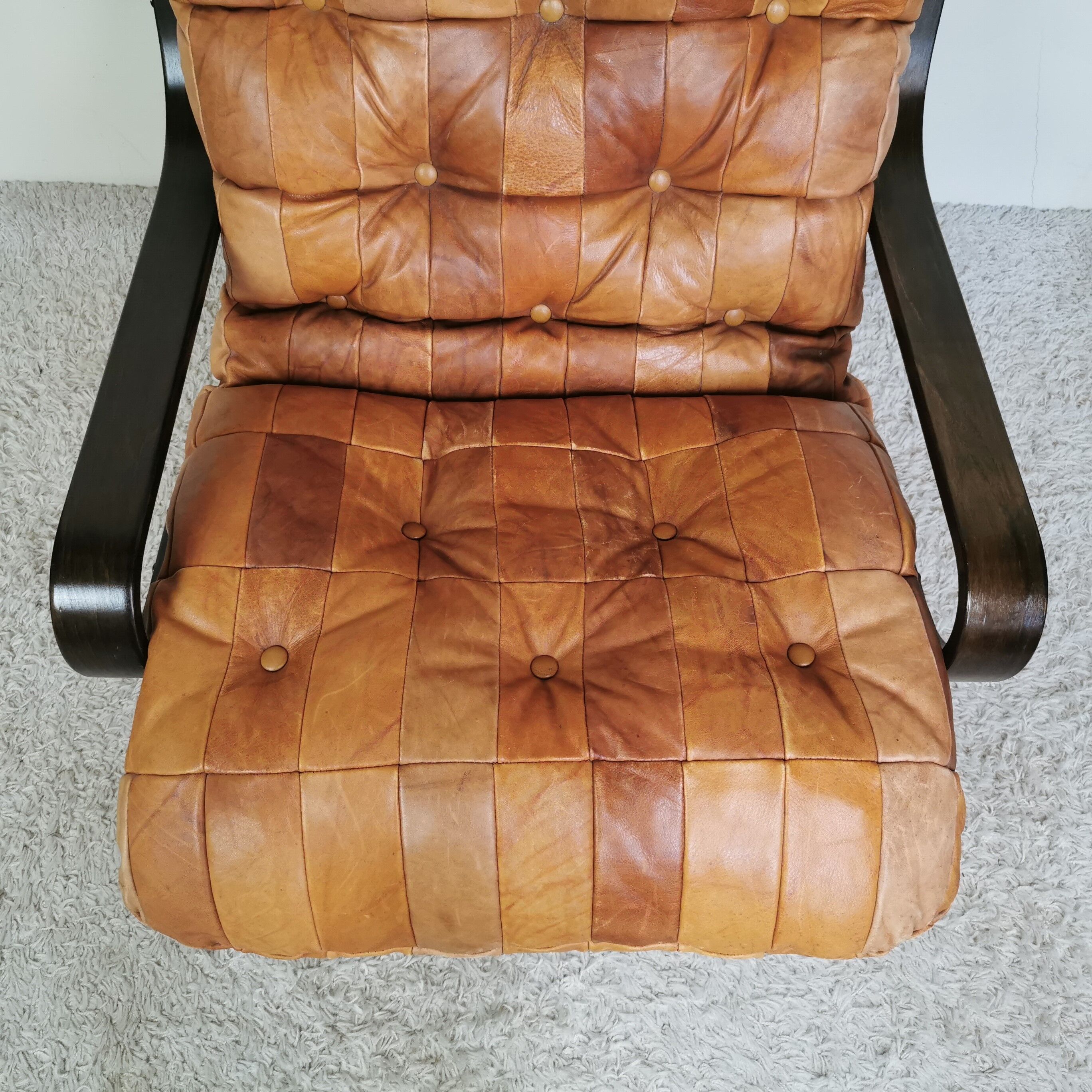 Fauteuil pivotant cuir scandinave