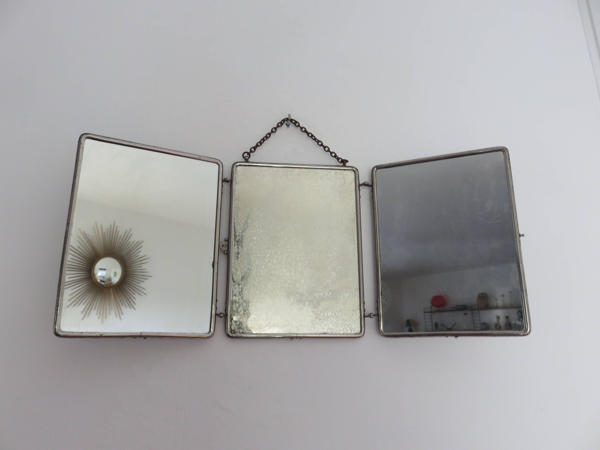 Miroir de barbier triptyque à chainette avec fermoir années 30 40