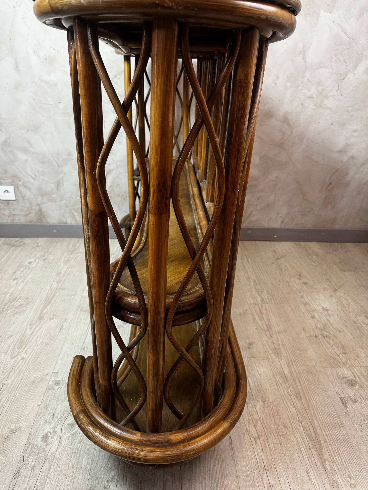 Rattan bar and its stools