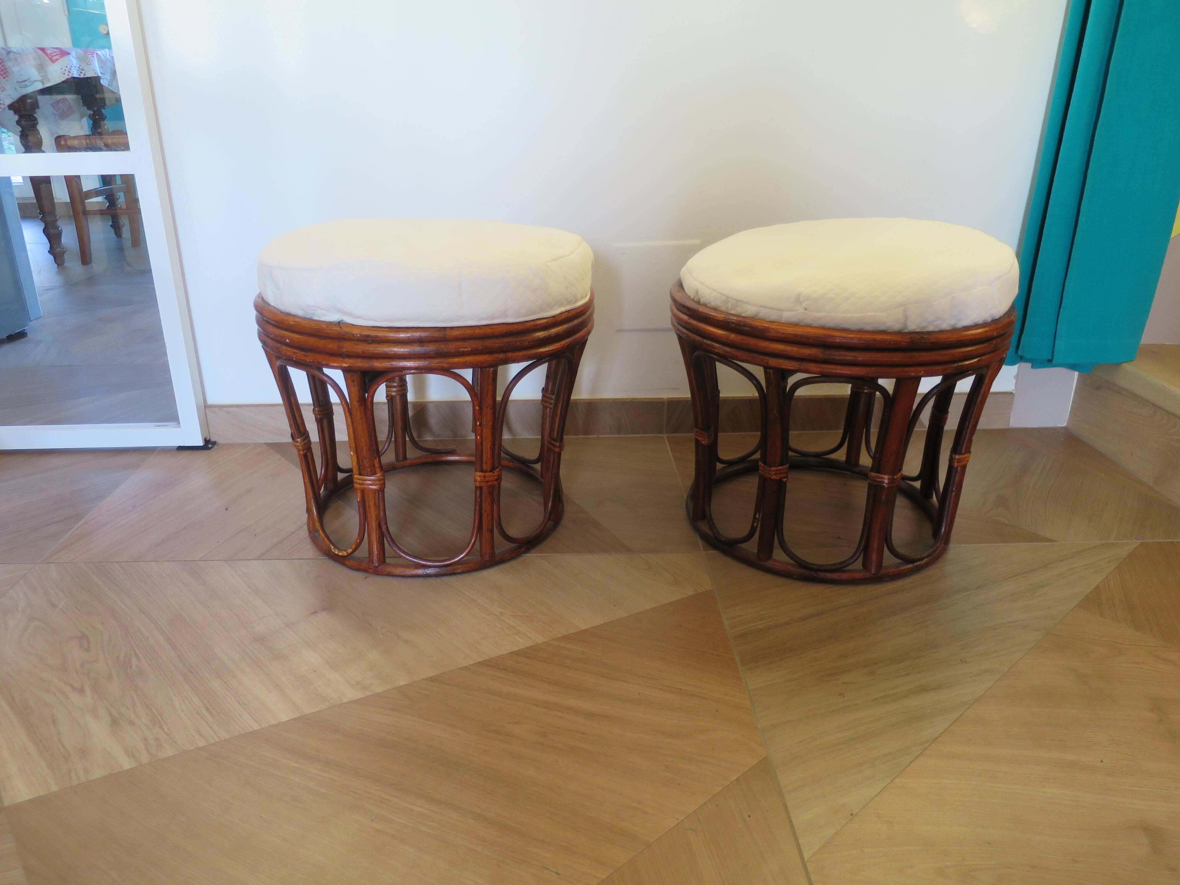 Pretty pair of 2 bamboo and rattan stools with cushions - 80s - Vintage - set of 2