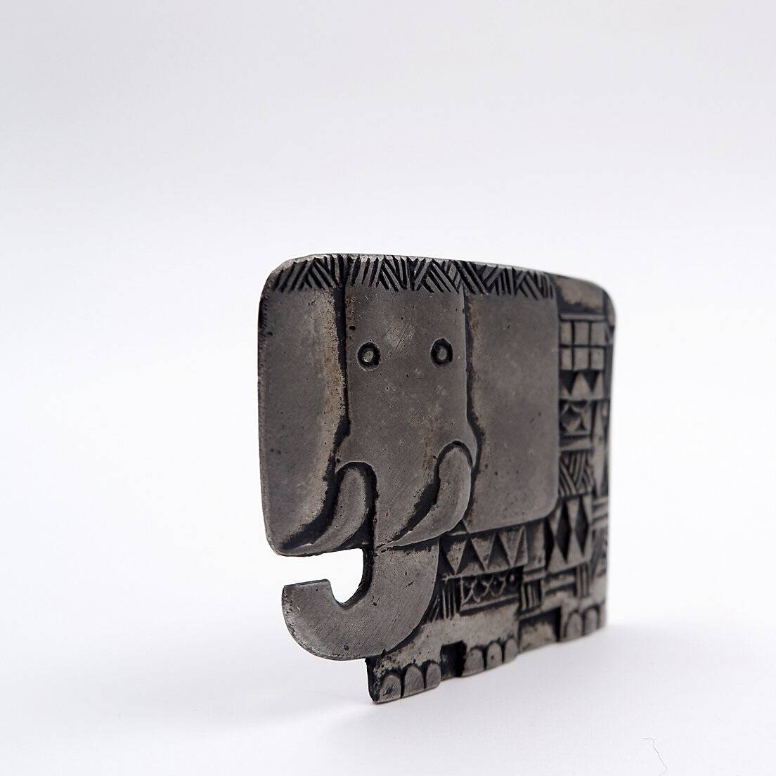 Small decorative metal elephant