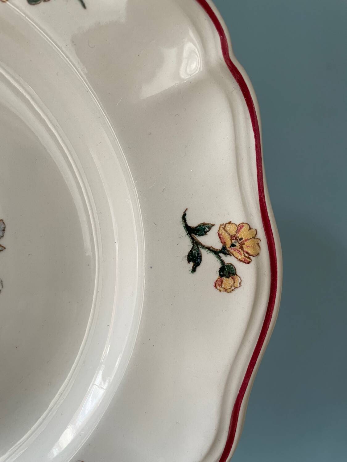 Series of 14 Sarreguemines France flat plates, Agreste collection