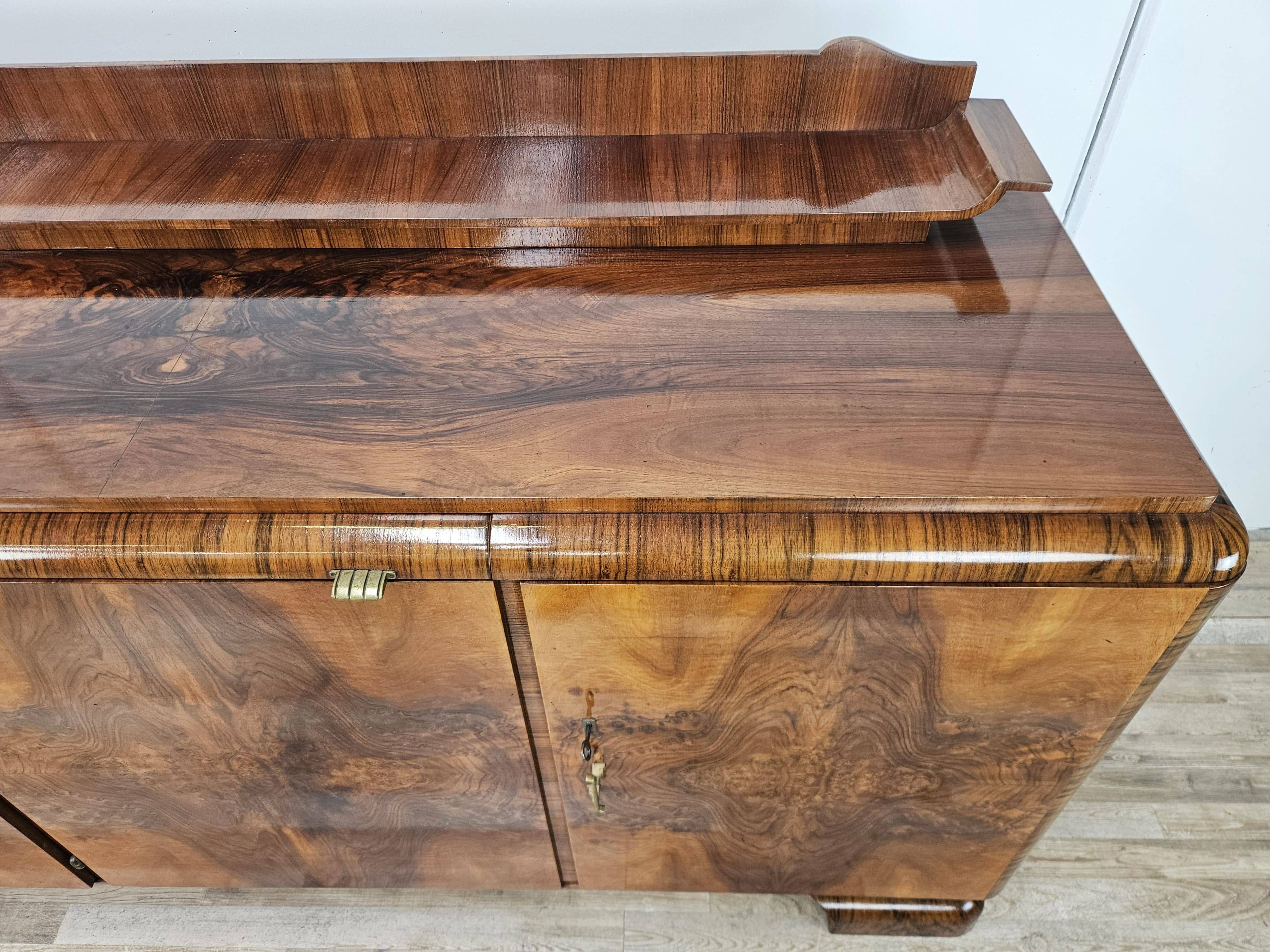 French Art Decò sideboard in walnut, 1940