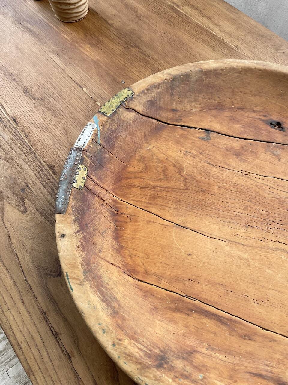 XL round wooden Tuareg dish