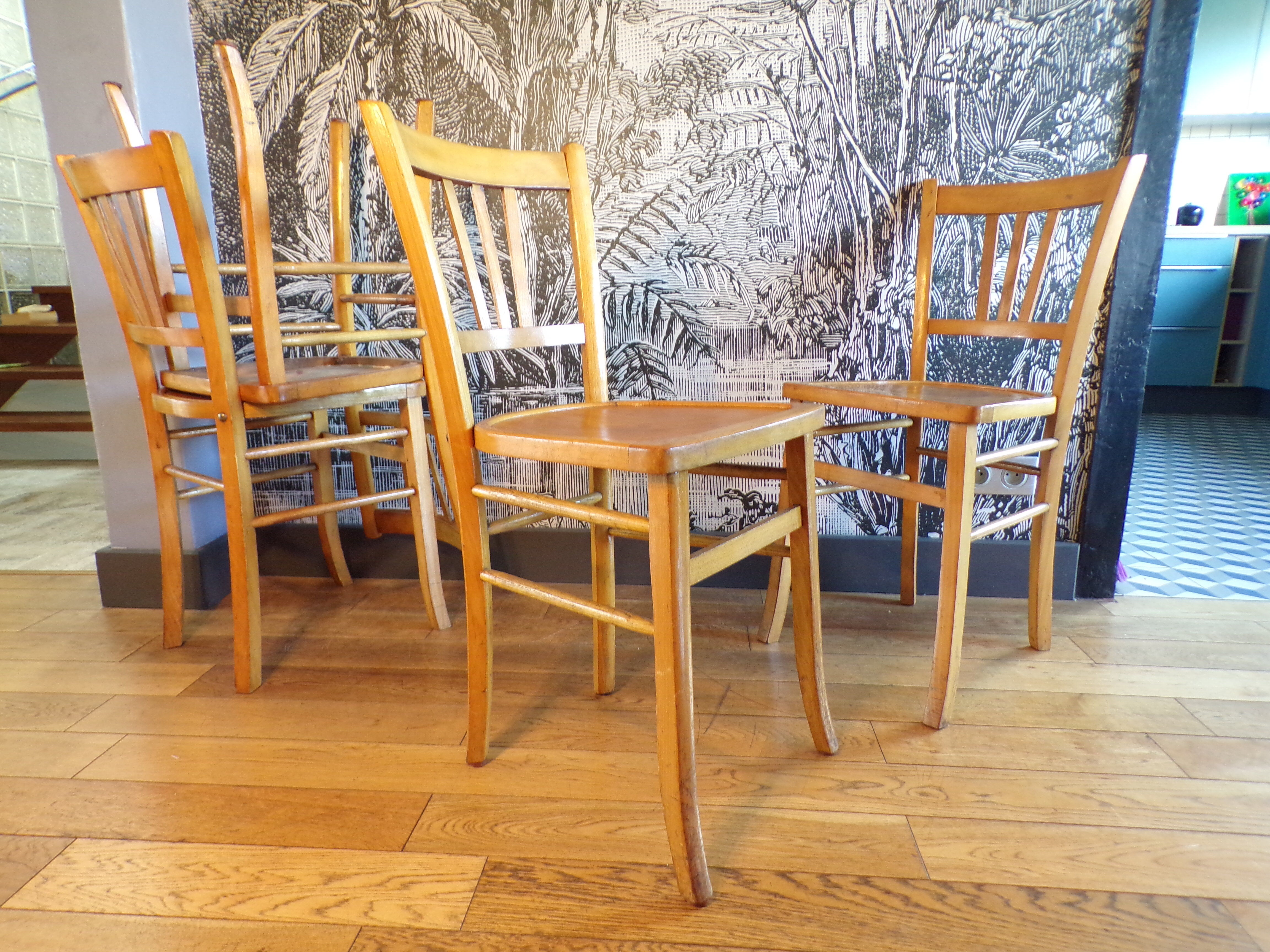 Suite 4 chairs of Luterma bistro