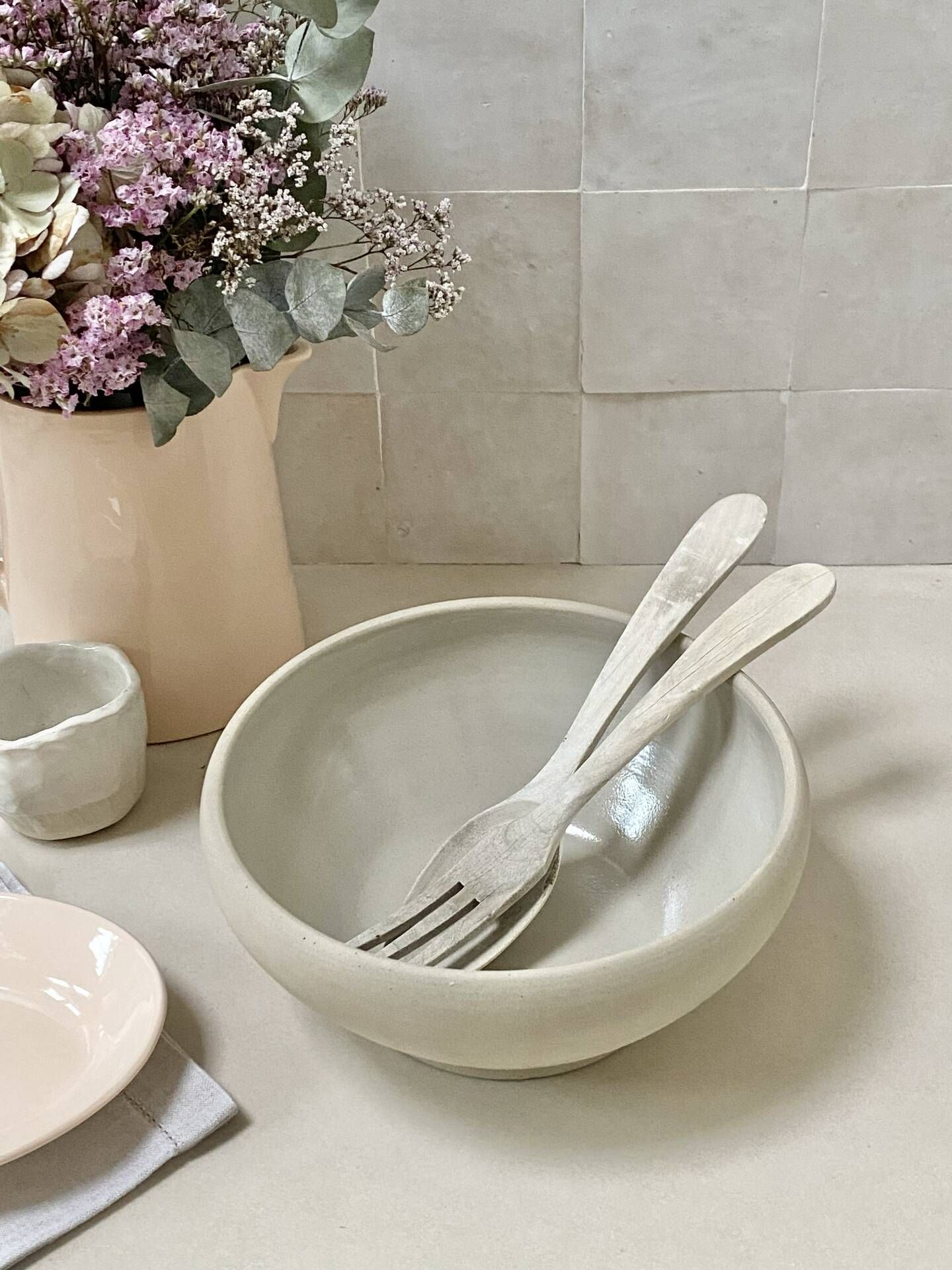 Stoneware salad bowl