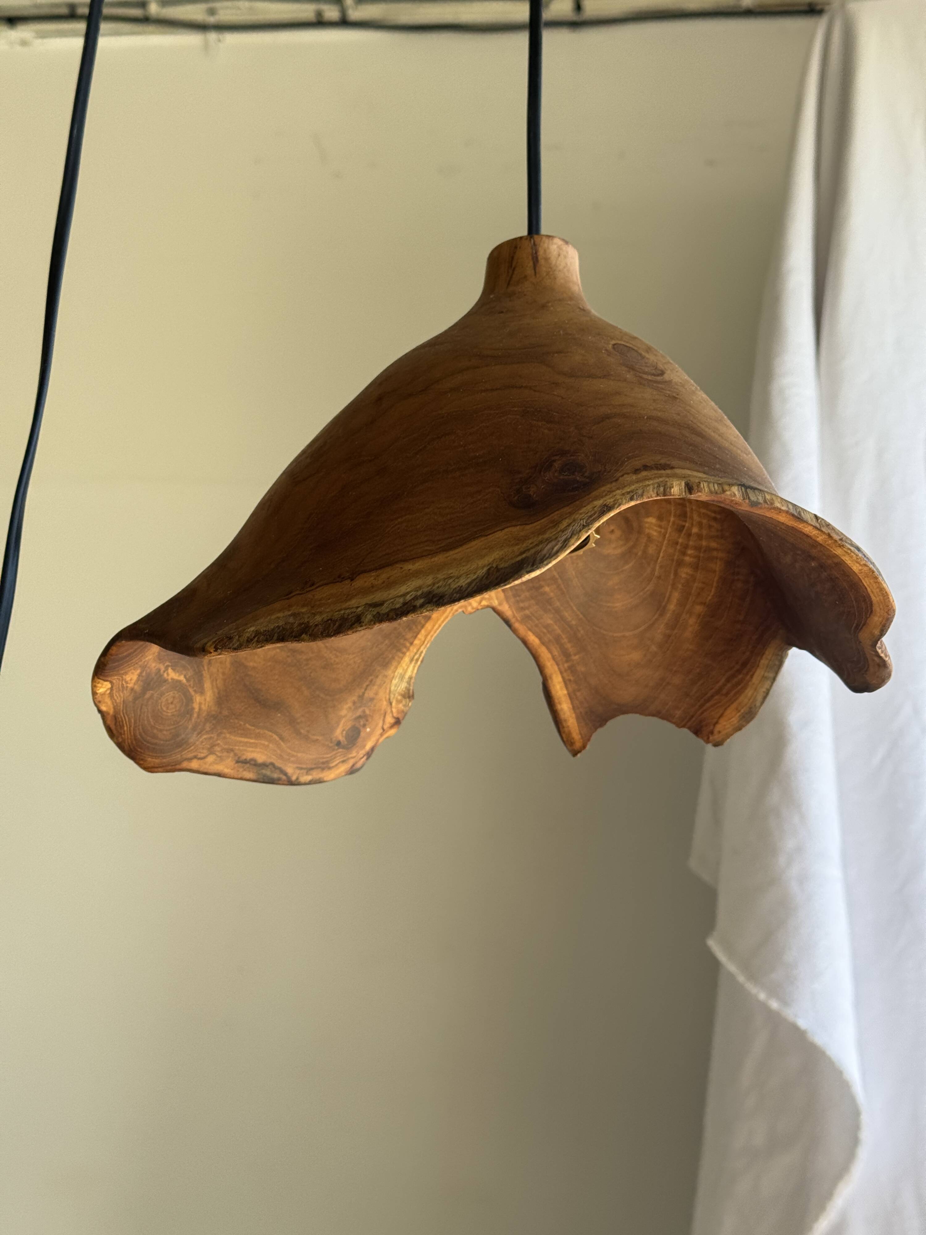 Small suspension in organic teak hat D30 H20