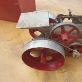 Toy plate locomotive