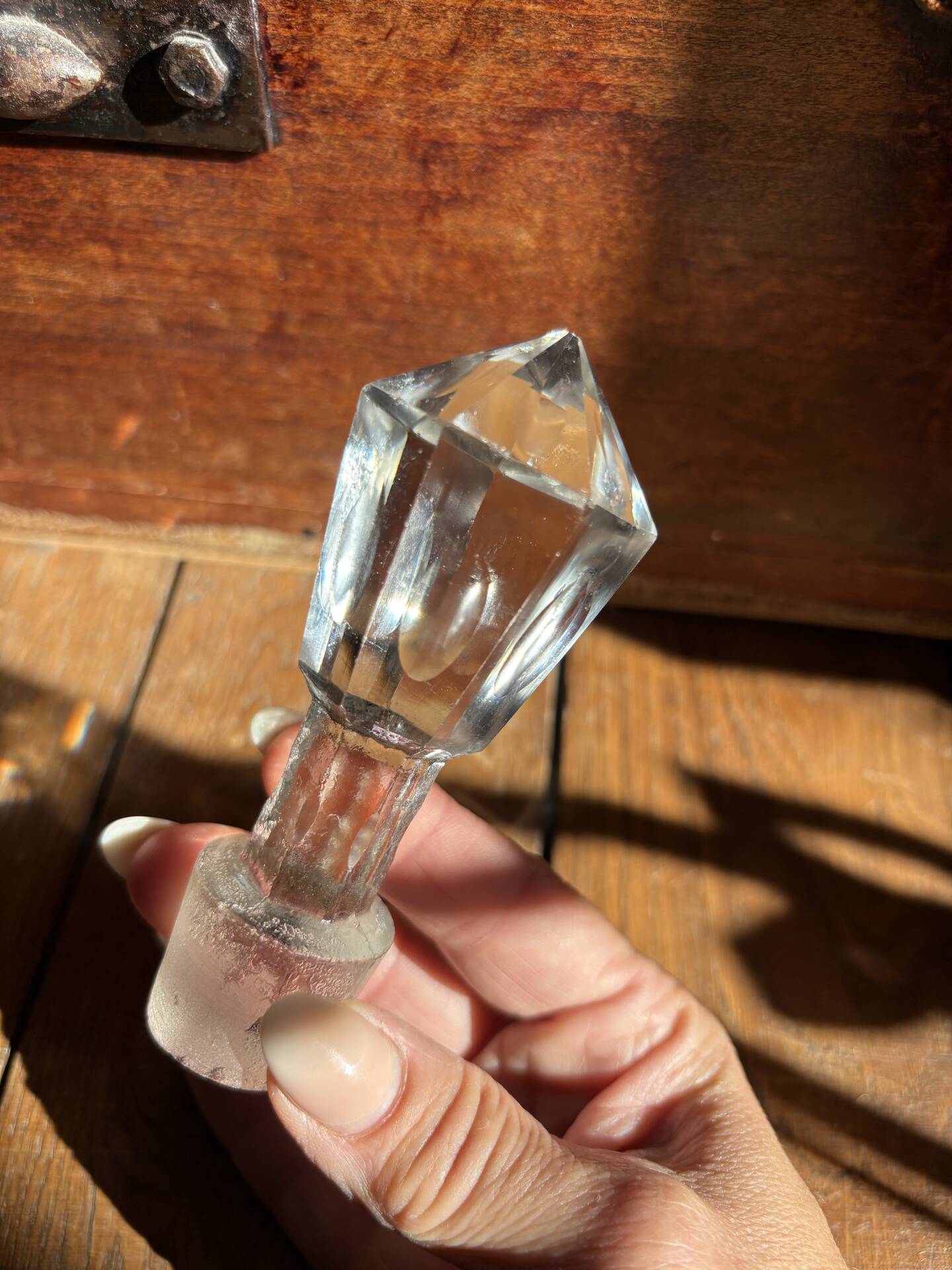 Ancienne carafe en cristal à décanter à vin