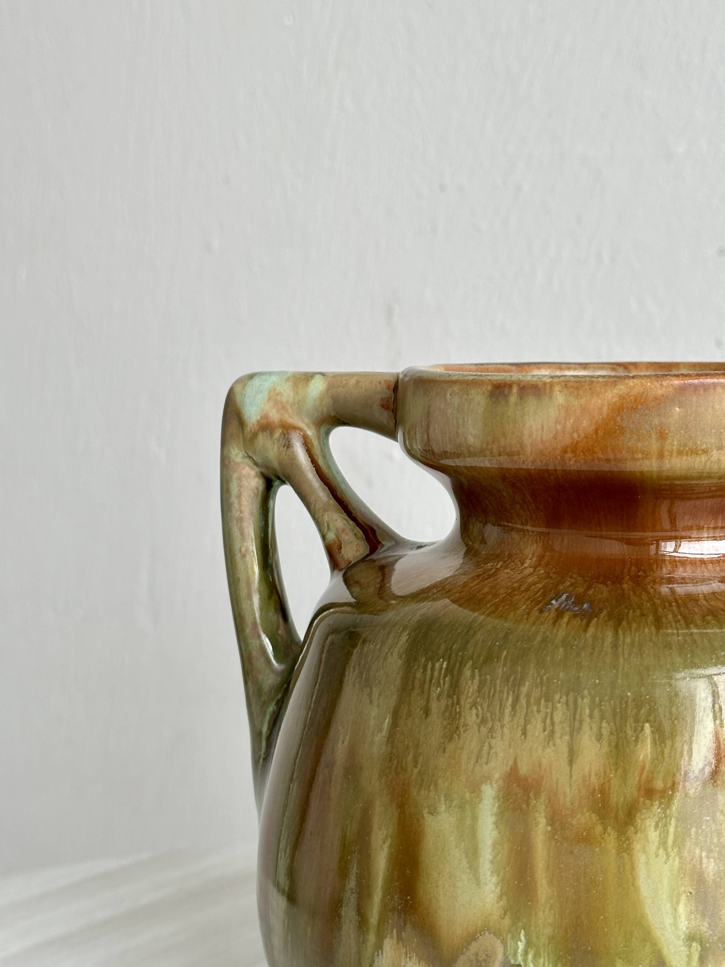 Ceramic vase with handles