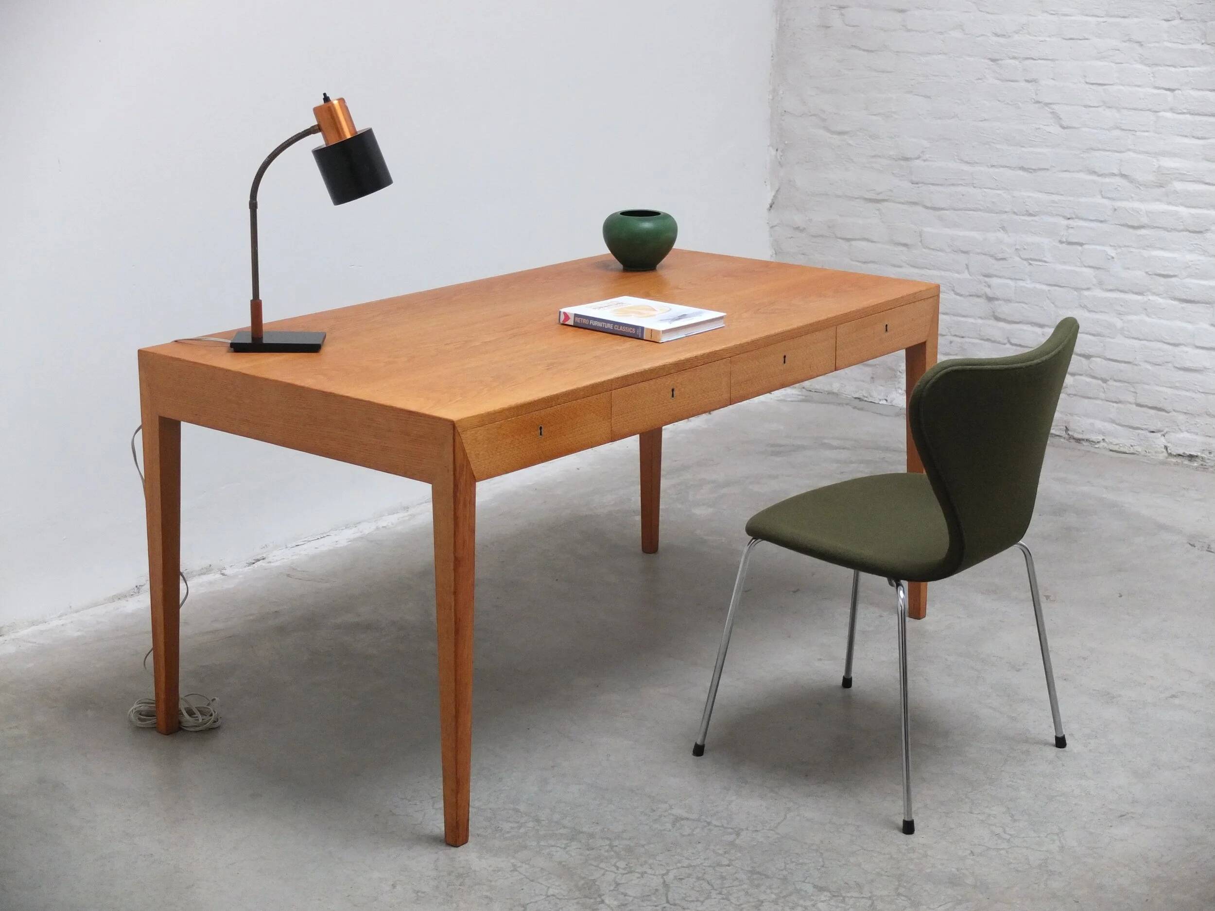 Freestanding 'Model 36' desk in oak by Severin Hansen for Haslev, 1958
