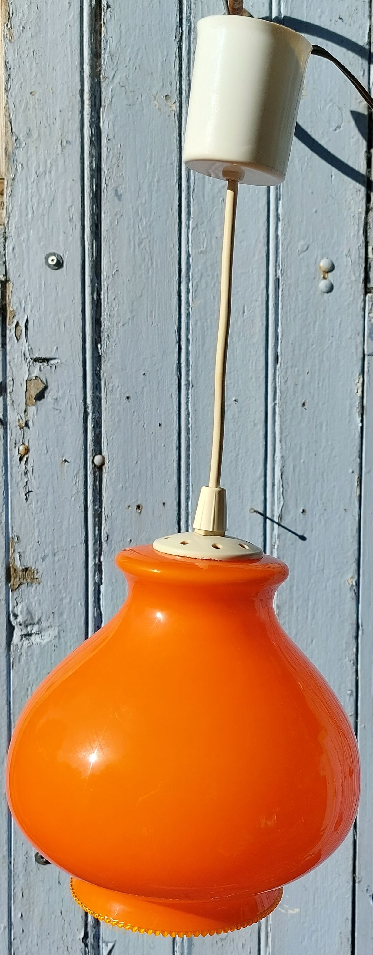 Hanging opaline orange