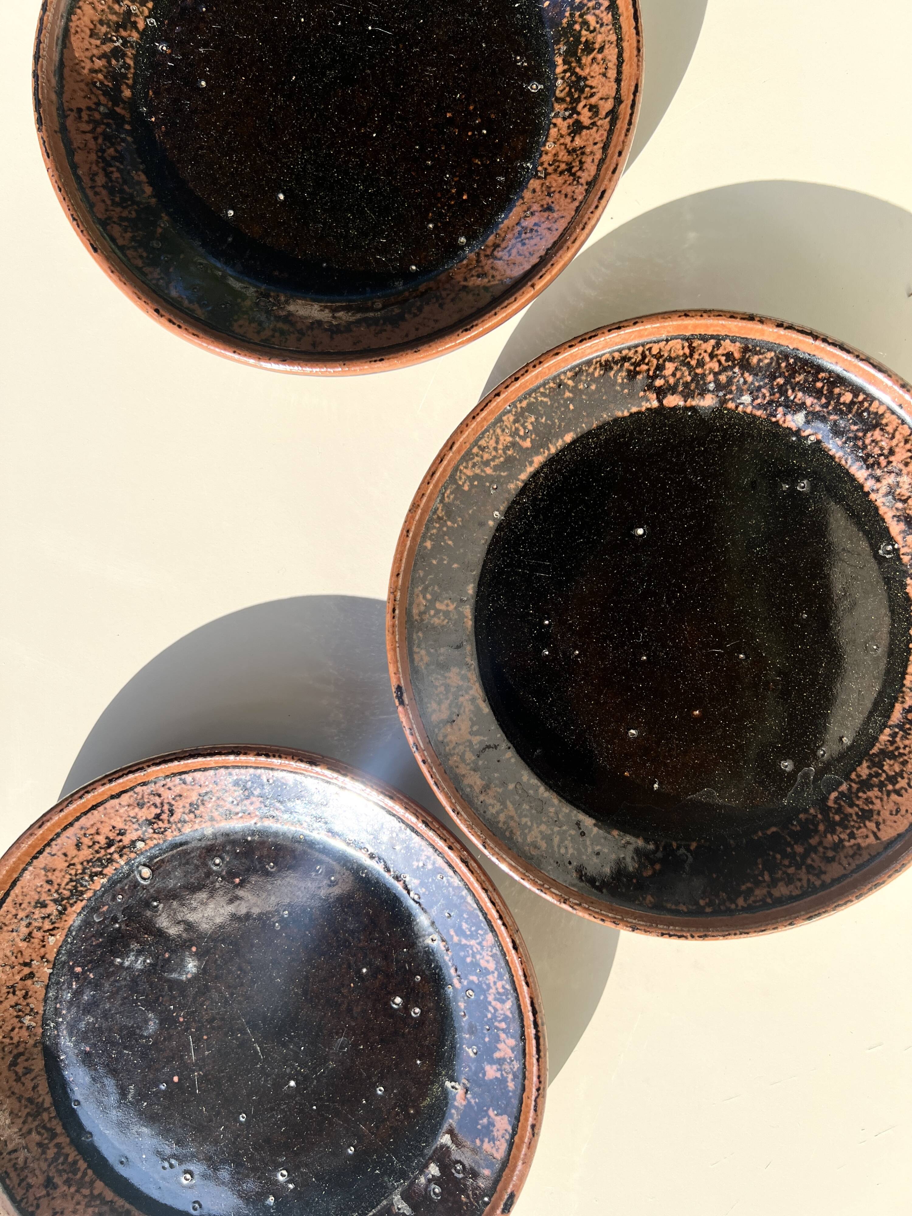 Set of 3 Keraluc dessert/brunch plates in turned stoneware, France 1970.