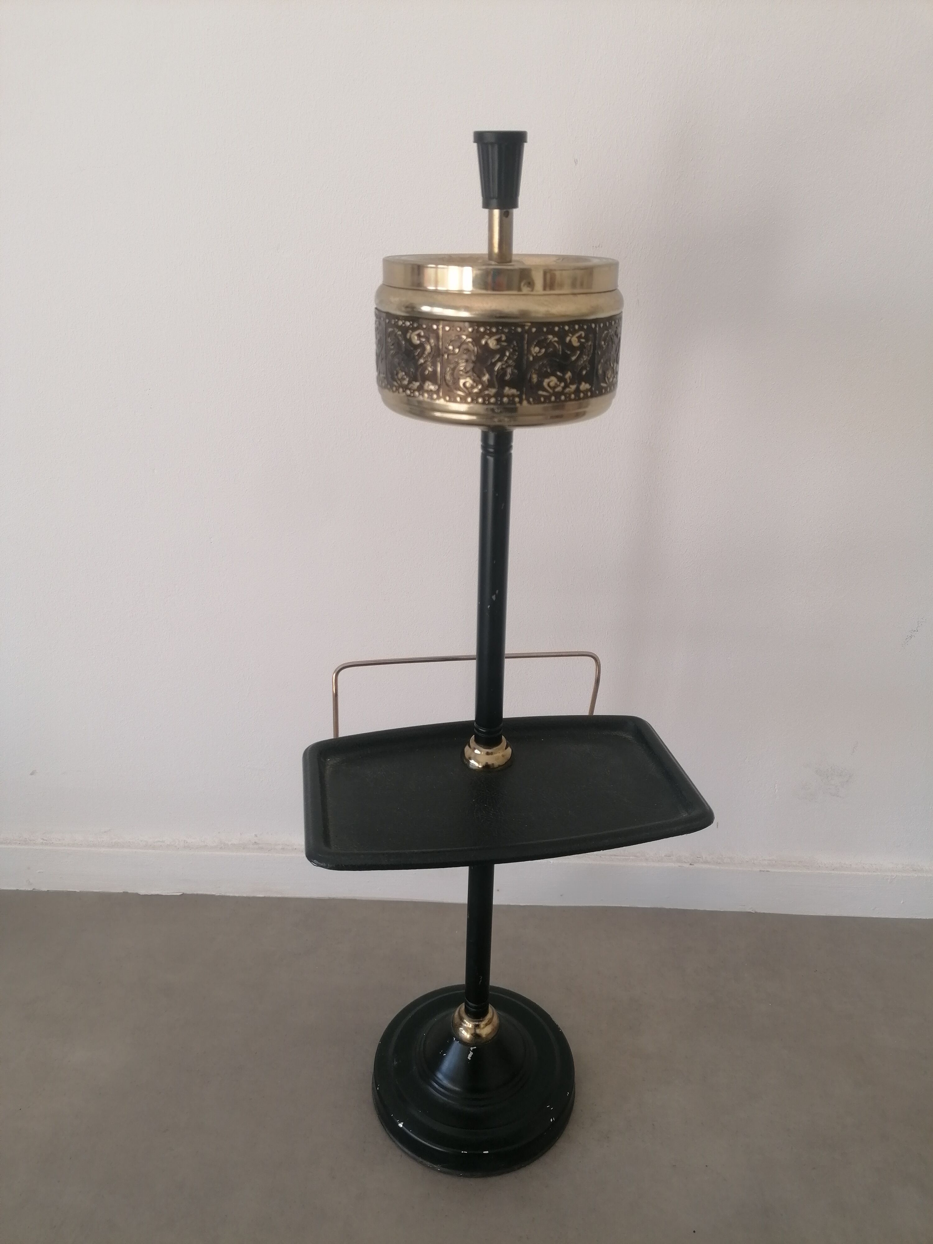 Old standing ashtray 50