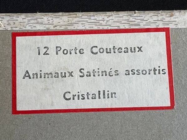 12 porte-couteaux zoomorphes en cristal satiné Vannes le Châtel XXème