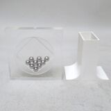 Kinetic puzzle game 70s