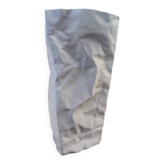 Large vase "Kami" style, matte white with crumpled paper effect.