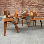 Set of 4 DCW chairs in walnut, Charles & Ray Eames, Herman Miller, 1950s