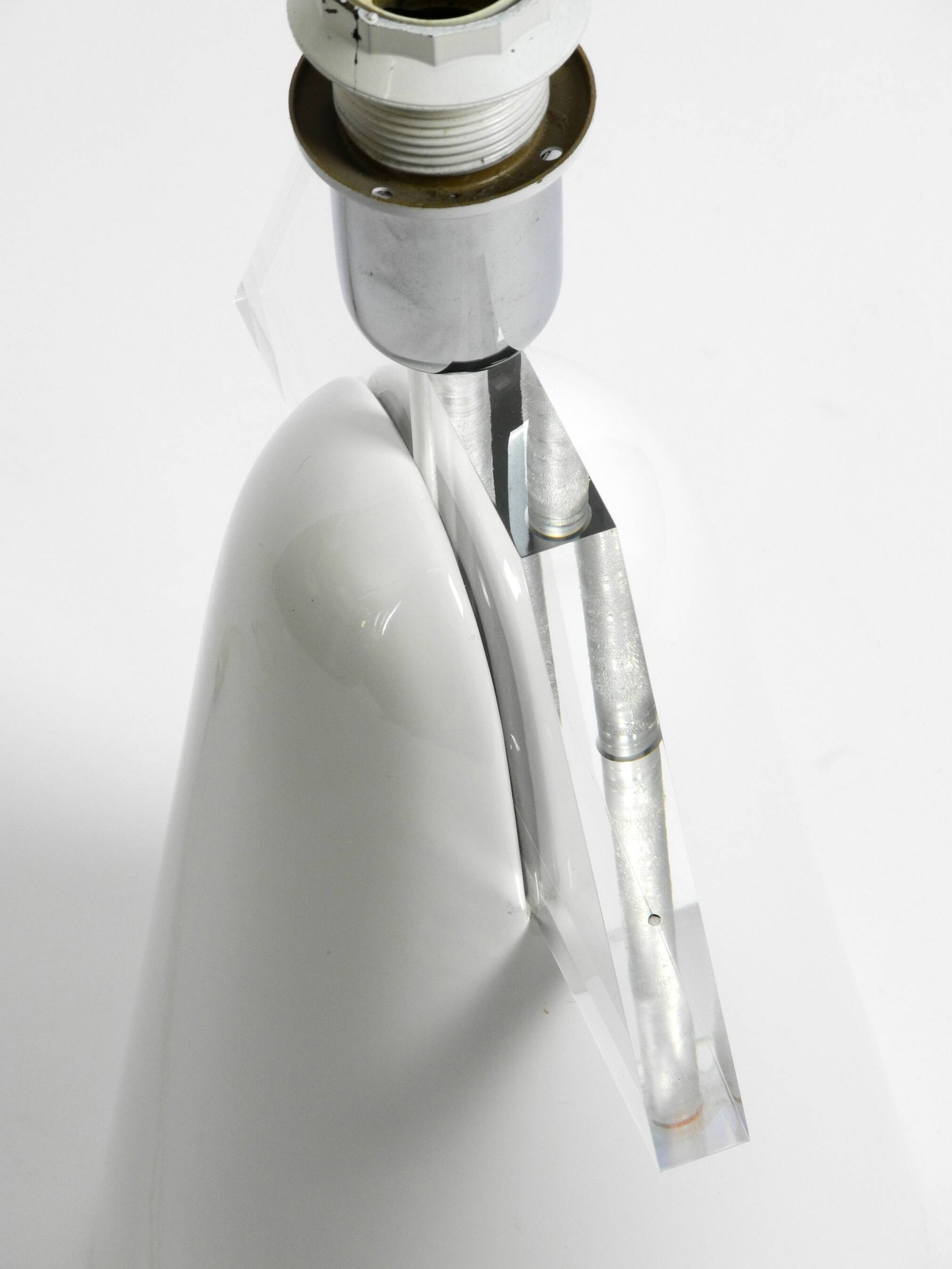 Stunning Italian 1970s ceramic plexiglass table lamp without a shade