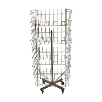 Magazine rack turnstile