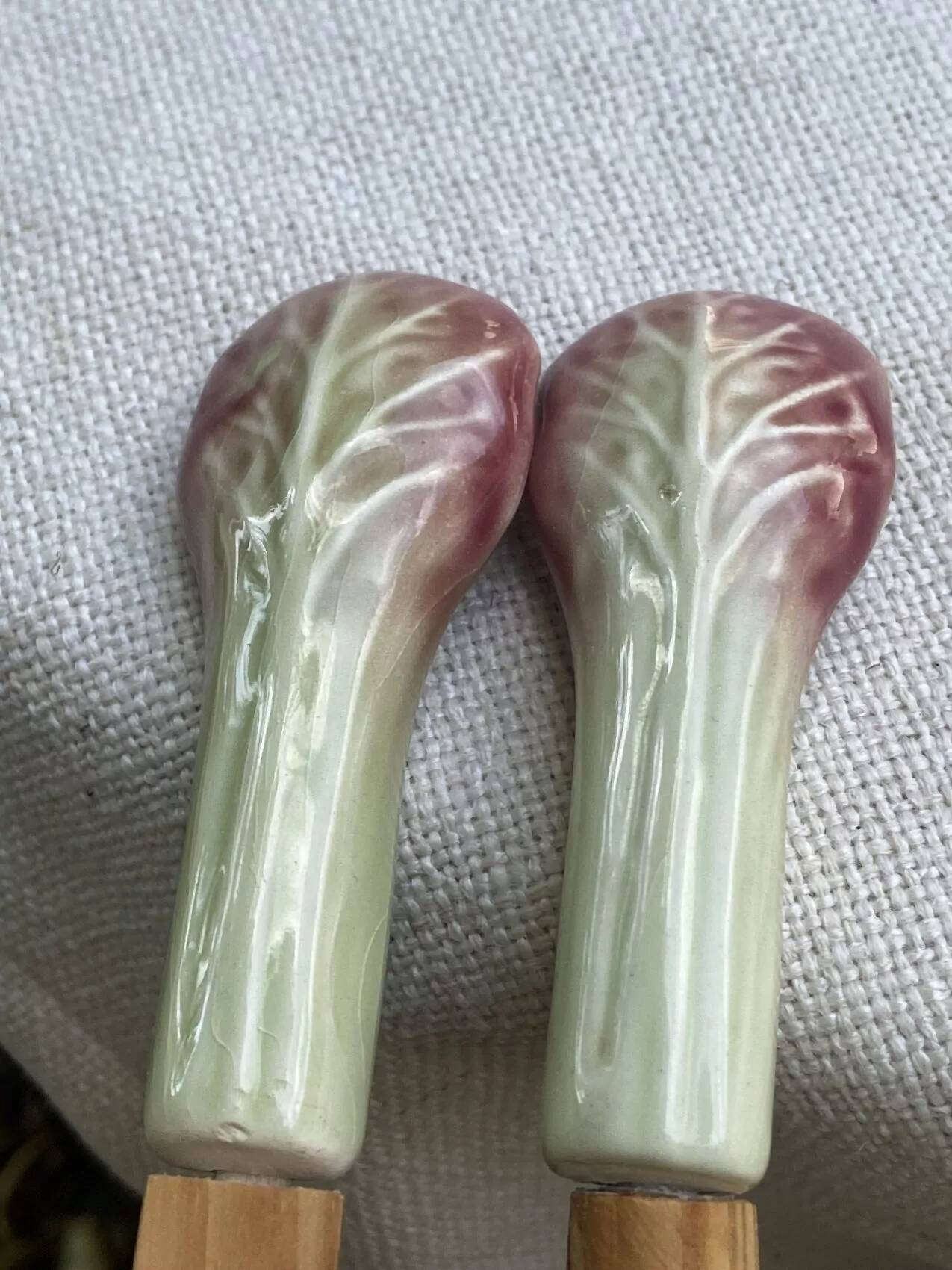Large vintage salad bowl in the shape of a pink cabbage – barbotine earthenware – 1980s