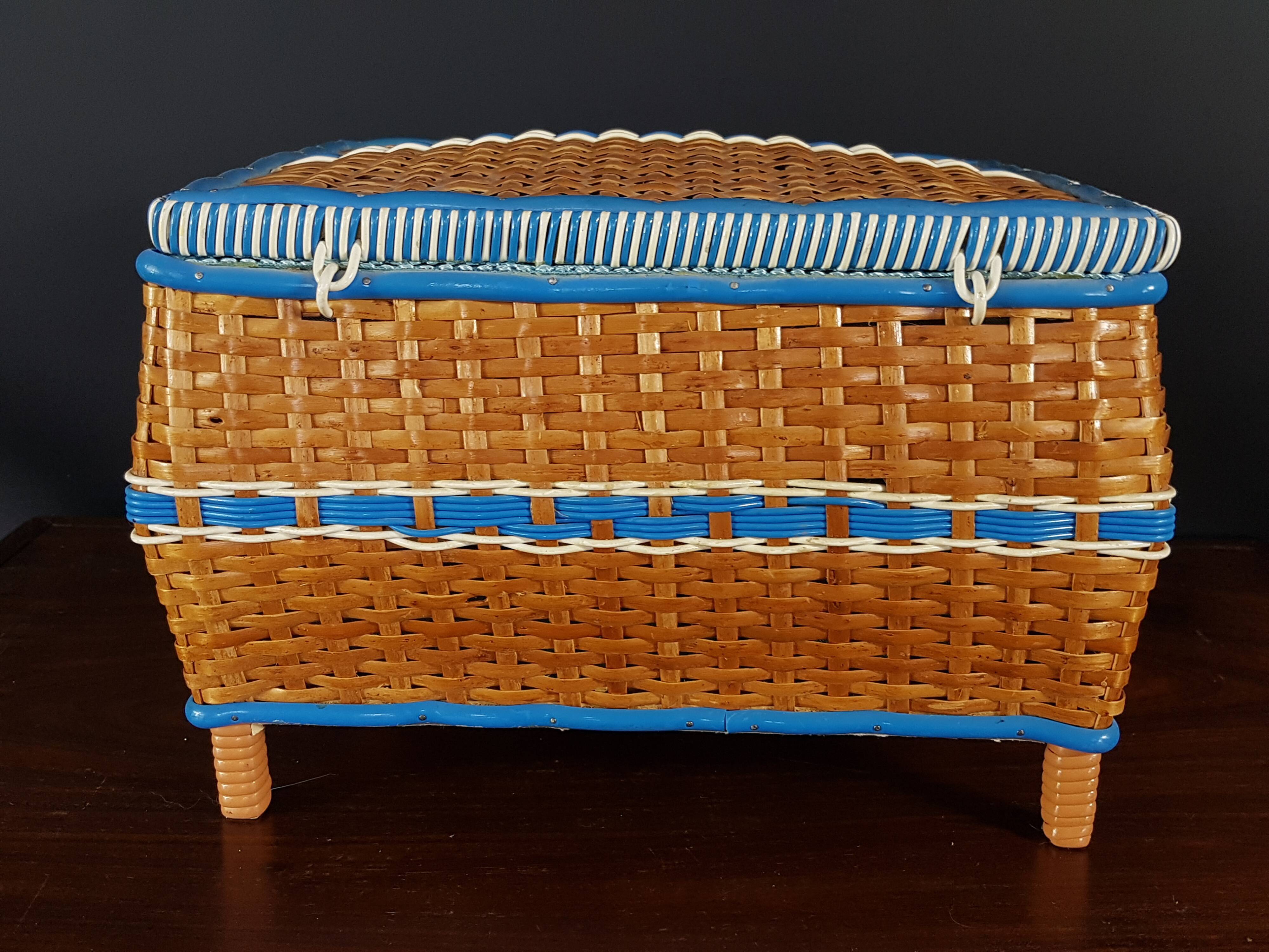Vintage wicker sewing box 60