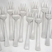 Christofle Concorde Art Deco, 12 silver-plated cake forks, perfect condition.