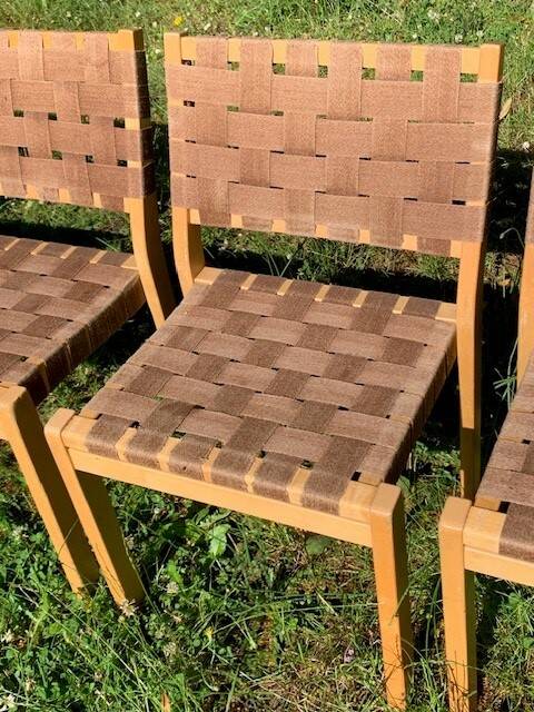 8 chaises modèle 611 Alvar Aalto Finlande années 30