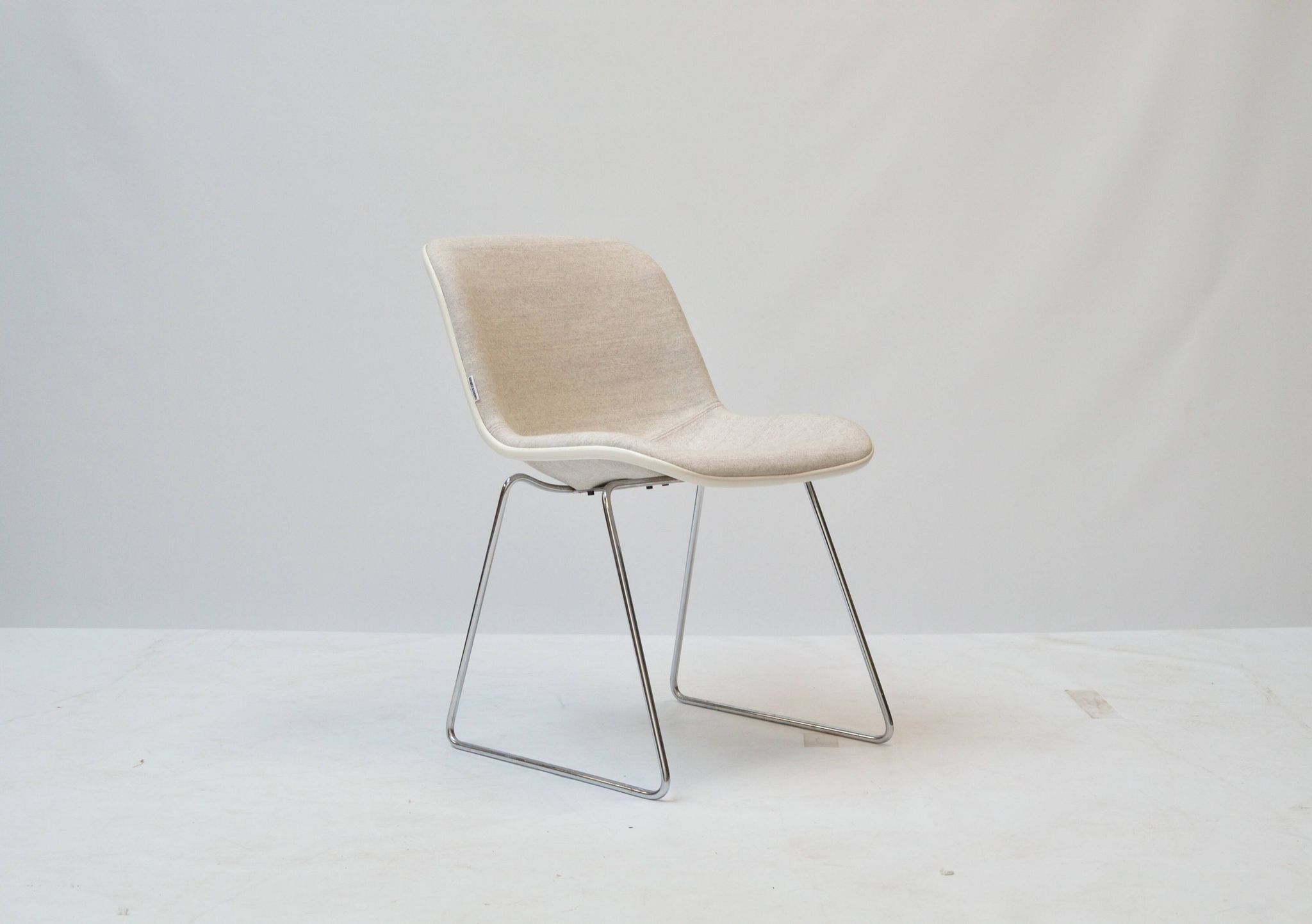 Set of 4 Spirit dining chairs by Hajime Oonishi for Houtoku/Artifort, 1970s.
