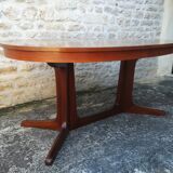 Scandinavian table