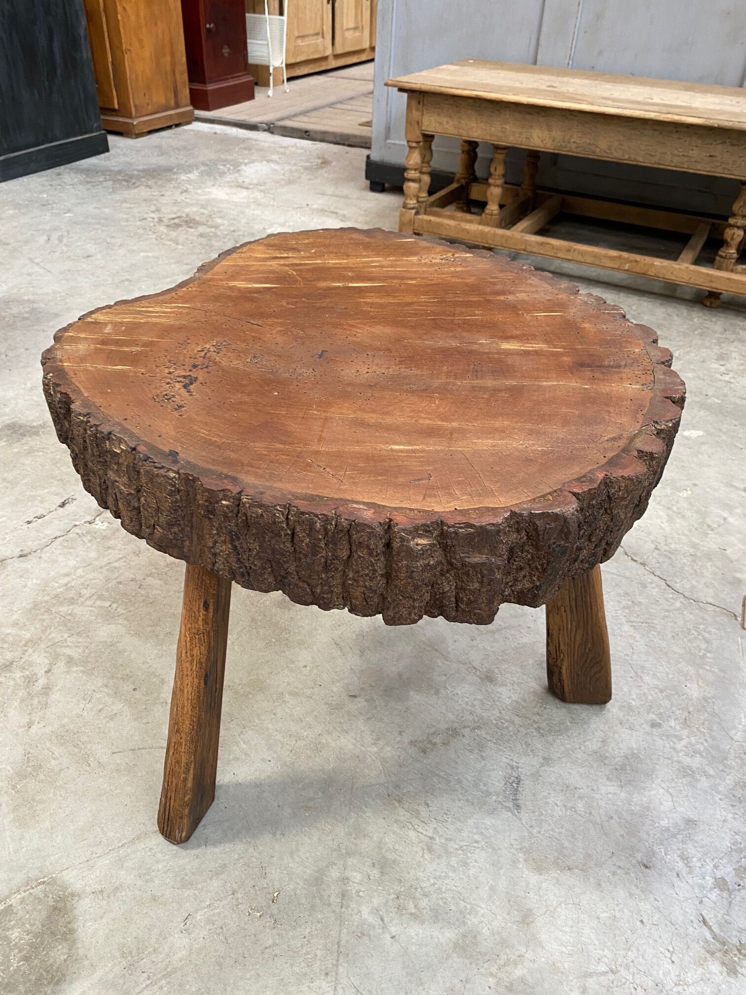 Set de 3 tables basses brutalistes