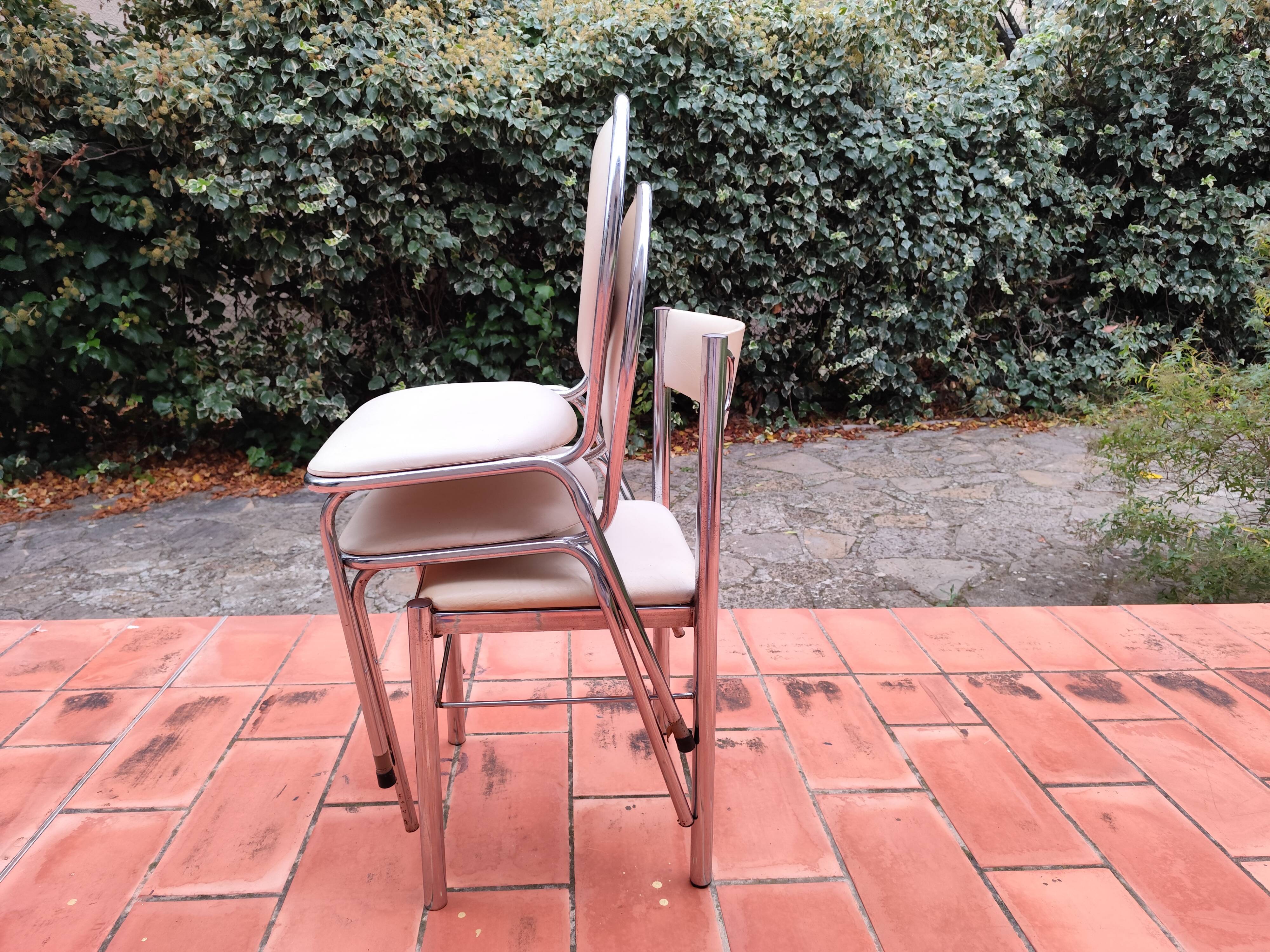 CIVIC Made in France Trio of vintage 1970s Medallion chairs