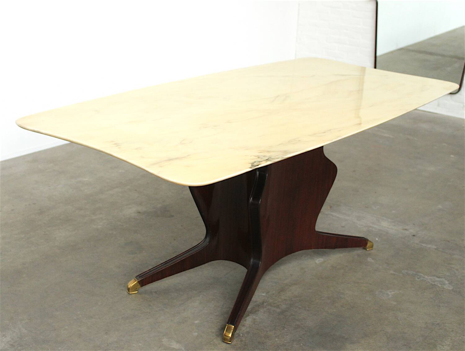Dining Table by Osvaldo Borsani in mahogany and onyx top