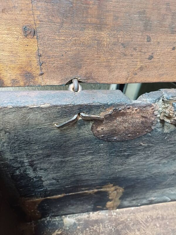 Petit Coffre français époques 17 eme dans son jus.