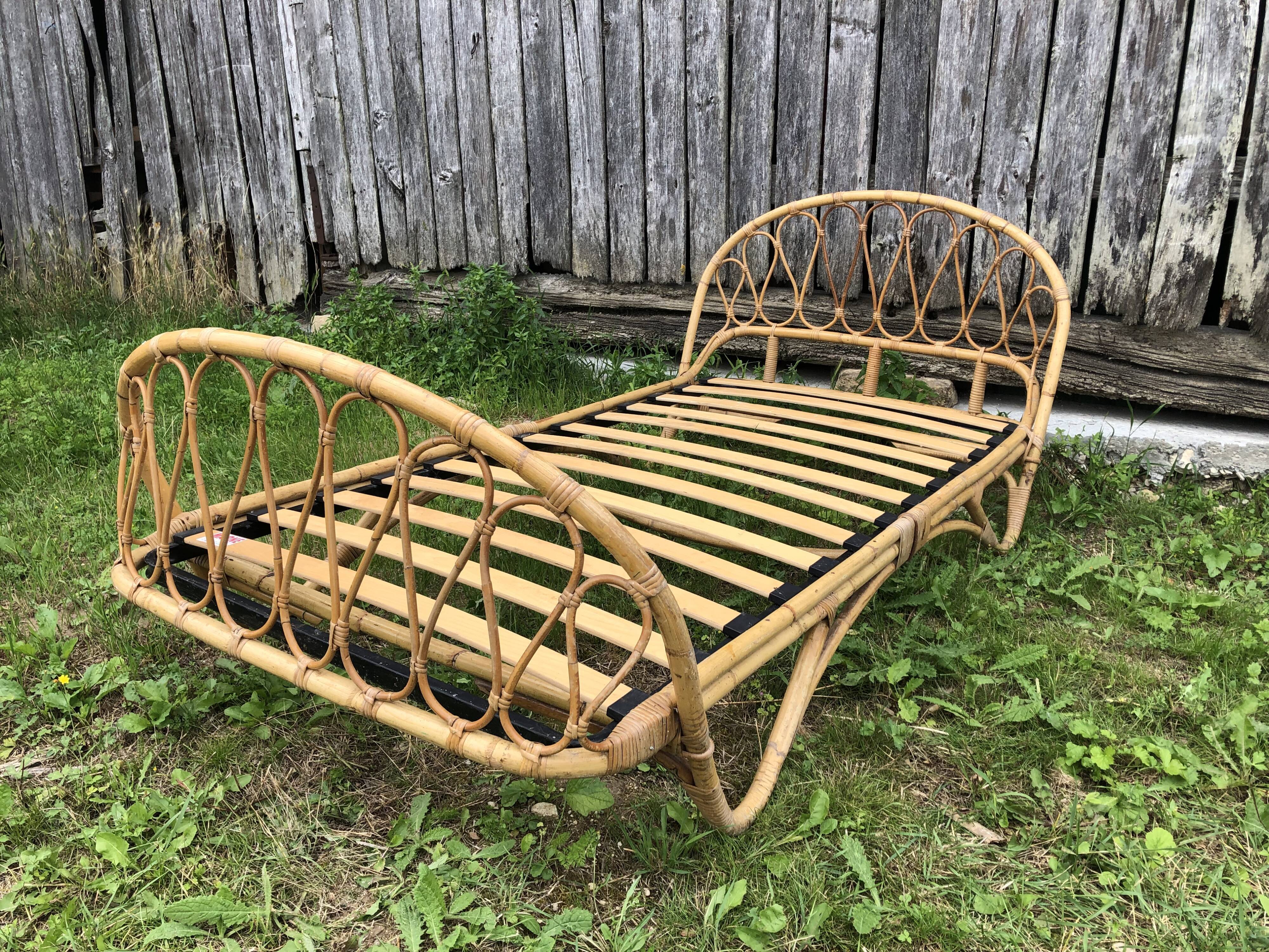 Old bed basket 1 person curved rattan 60s vintage