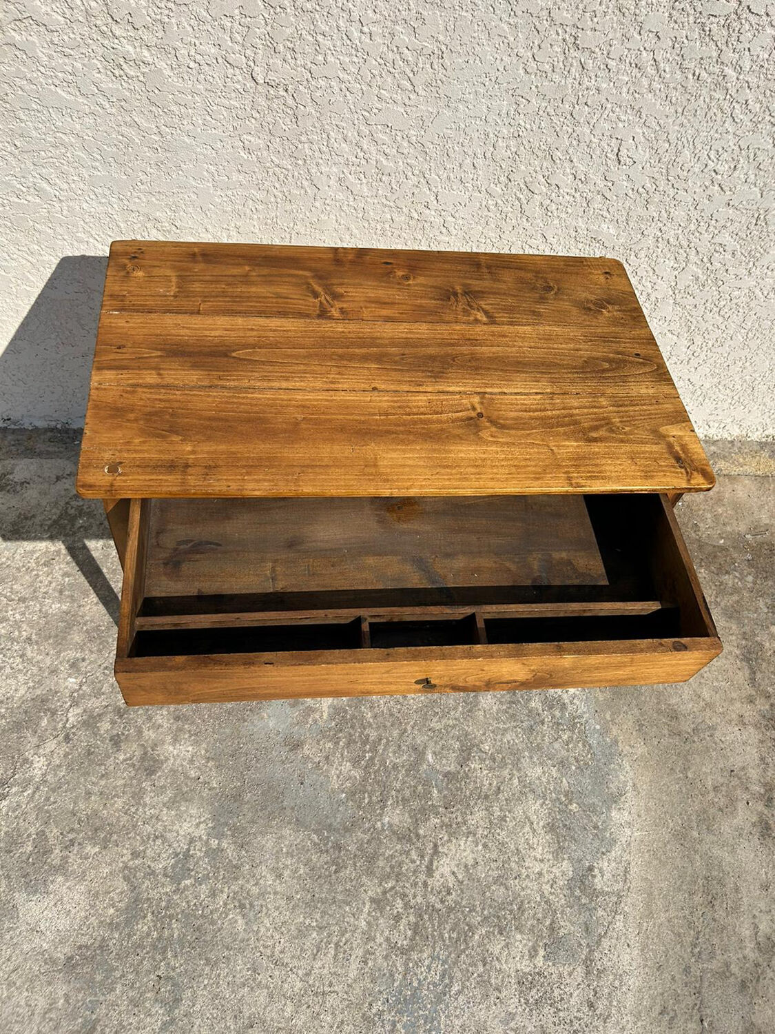 Bureau ancien en noyer