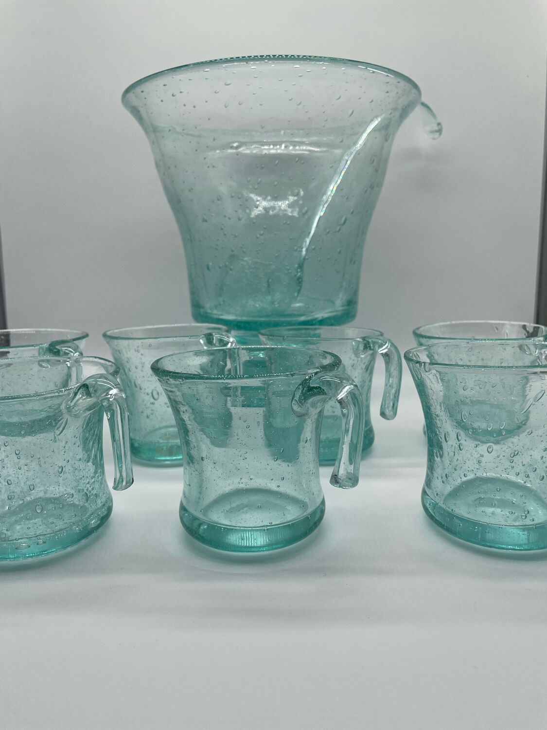 Punch service, Medici sangria in blue bubbled glass