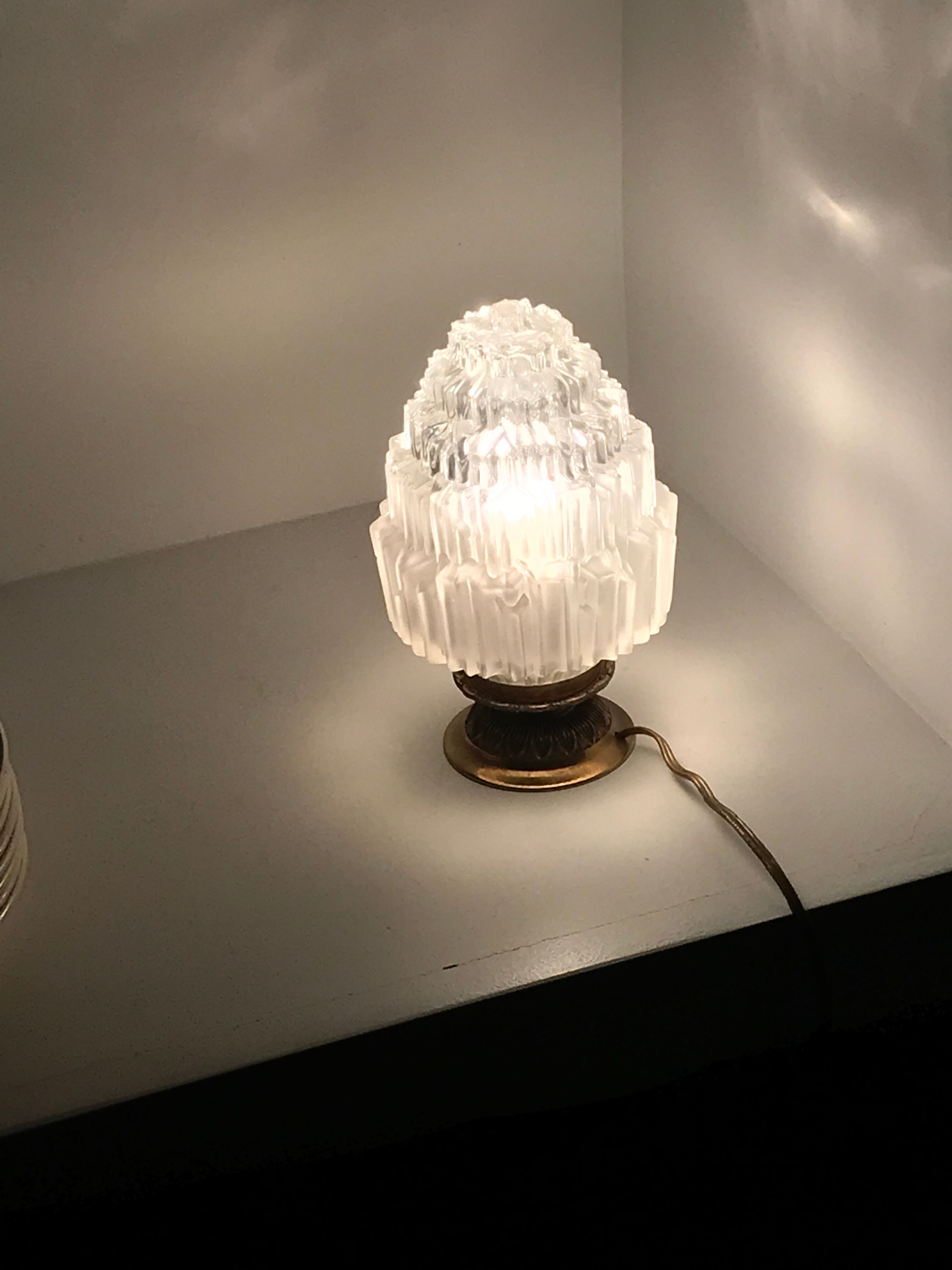 Table lamp- globe Art Deco skyscraper
