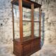 Vitrine ancienne en chêne français – Vitrine de musée d’un château de Bourgogne – vers 1900