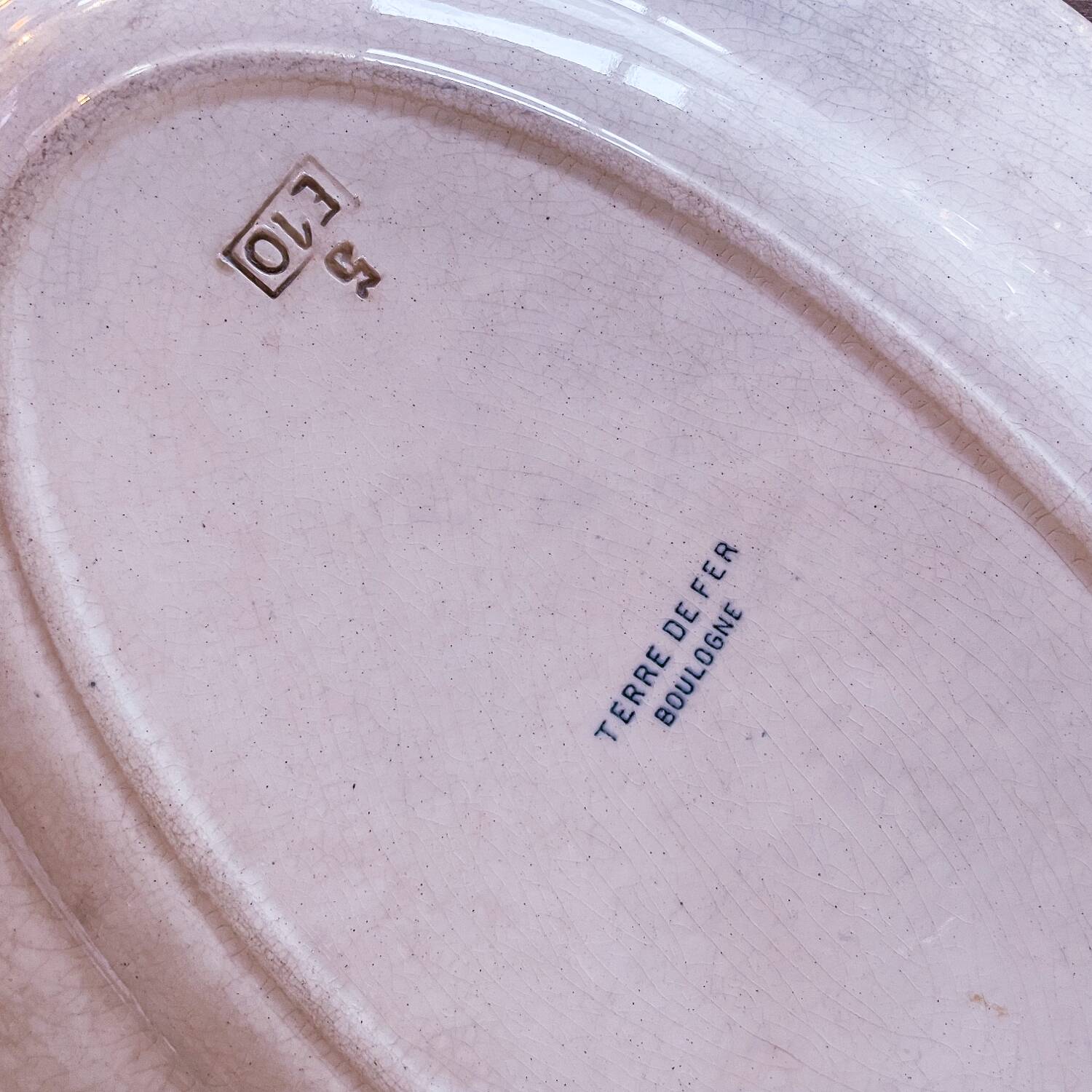 Oval iron earth dish