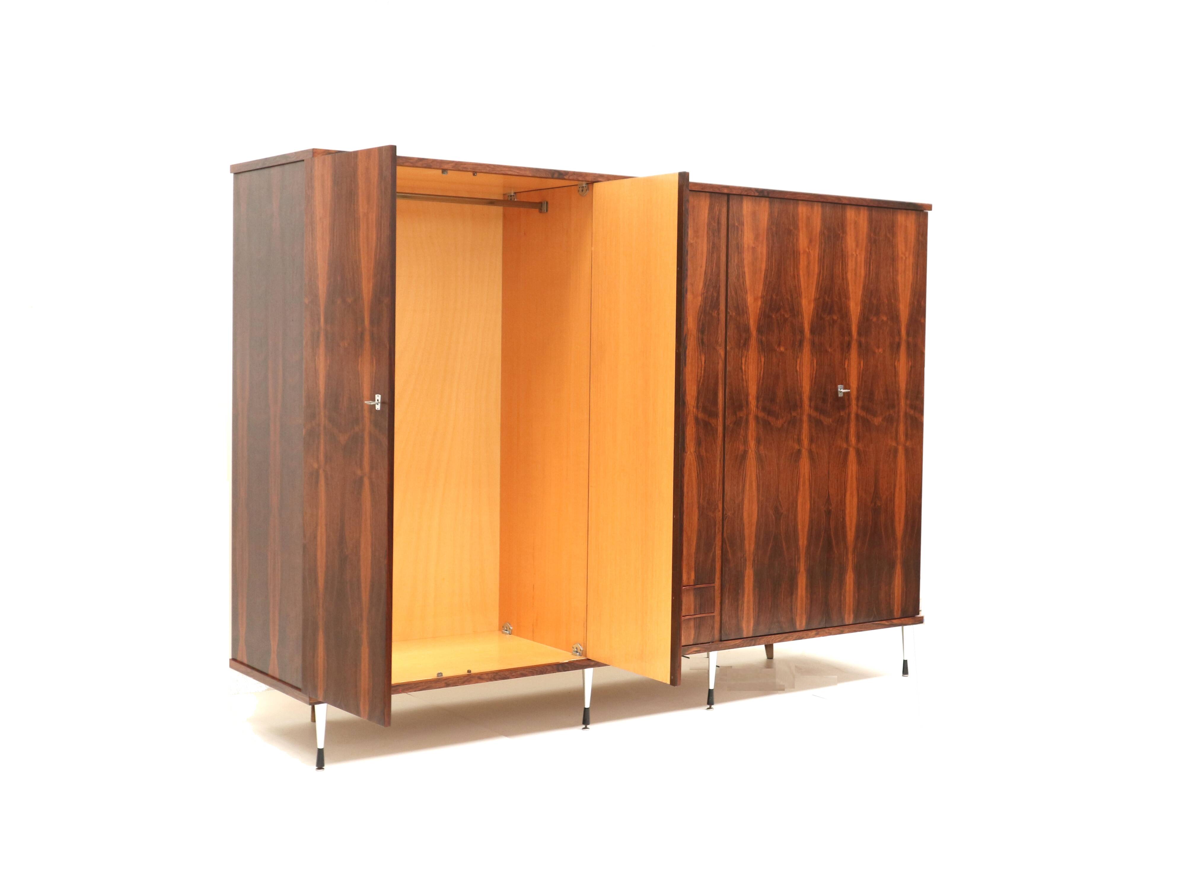 Large 5-door vintage wardrobe in rosewood with stylish adjustable legs in I