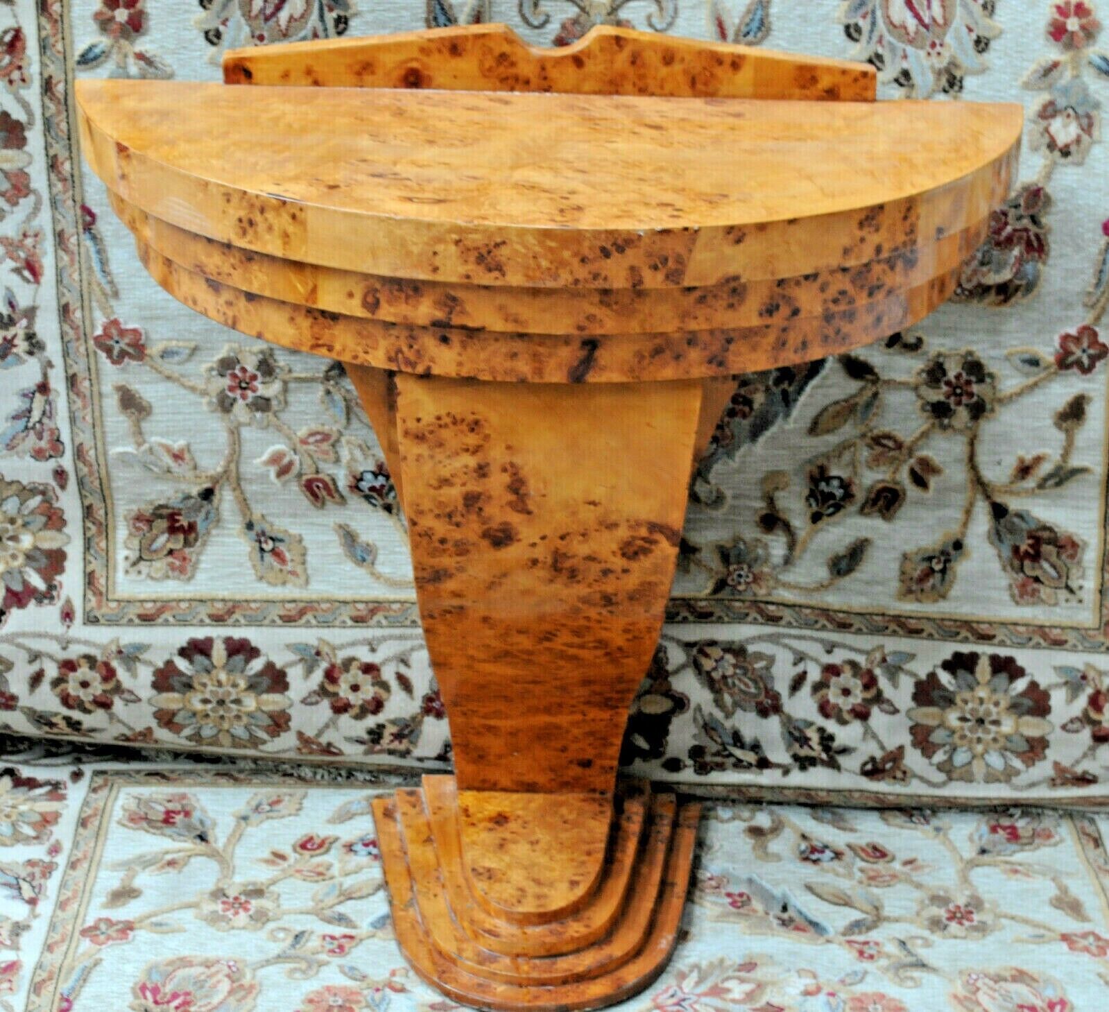 Art Deco console in elm magnifying glass