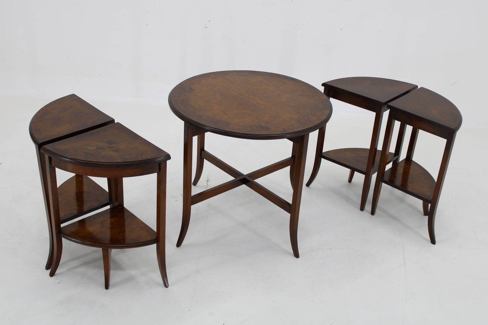 Tables gigognes Art Déco des années 1930 en noyer, Tchécoslovaquie