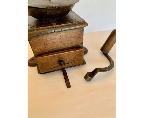 18th century coffee grinder | Selency