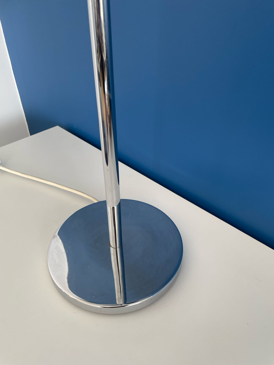 White opaline lamp kaiser leuchten